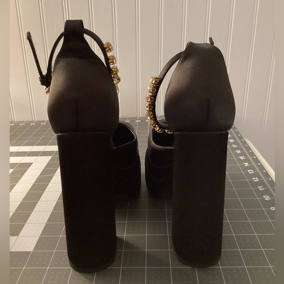 Black Silk Platforms Heels - Picture 2 of 9